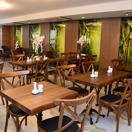 Radar Hotel Istanbul Bagian luar foto