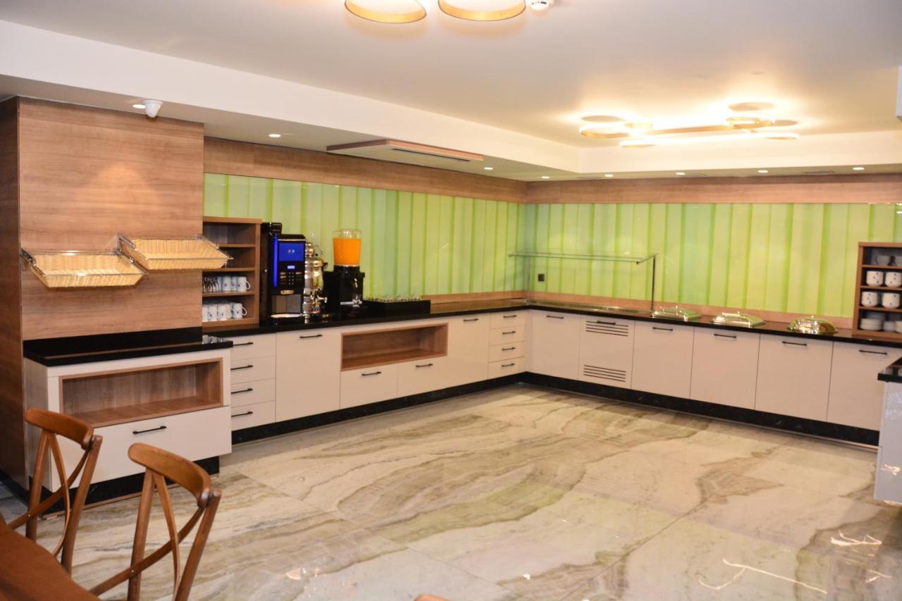 Radar Hotel Istanbul Bagian luar foto