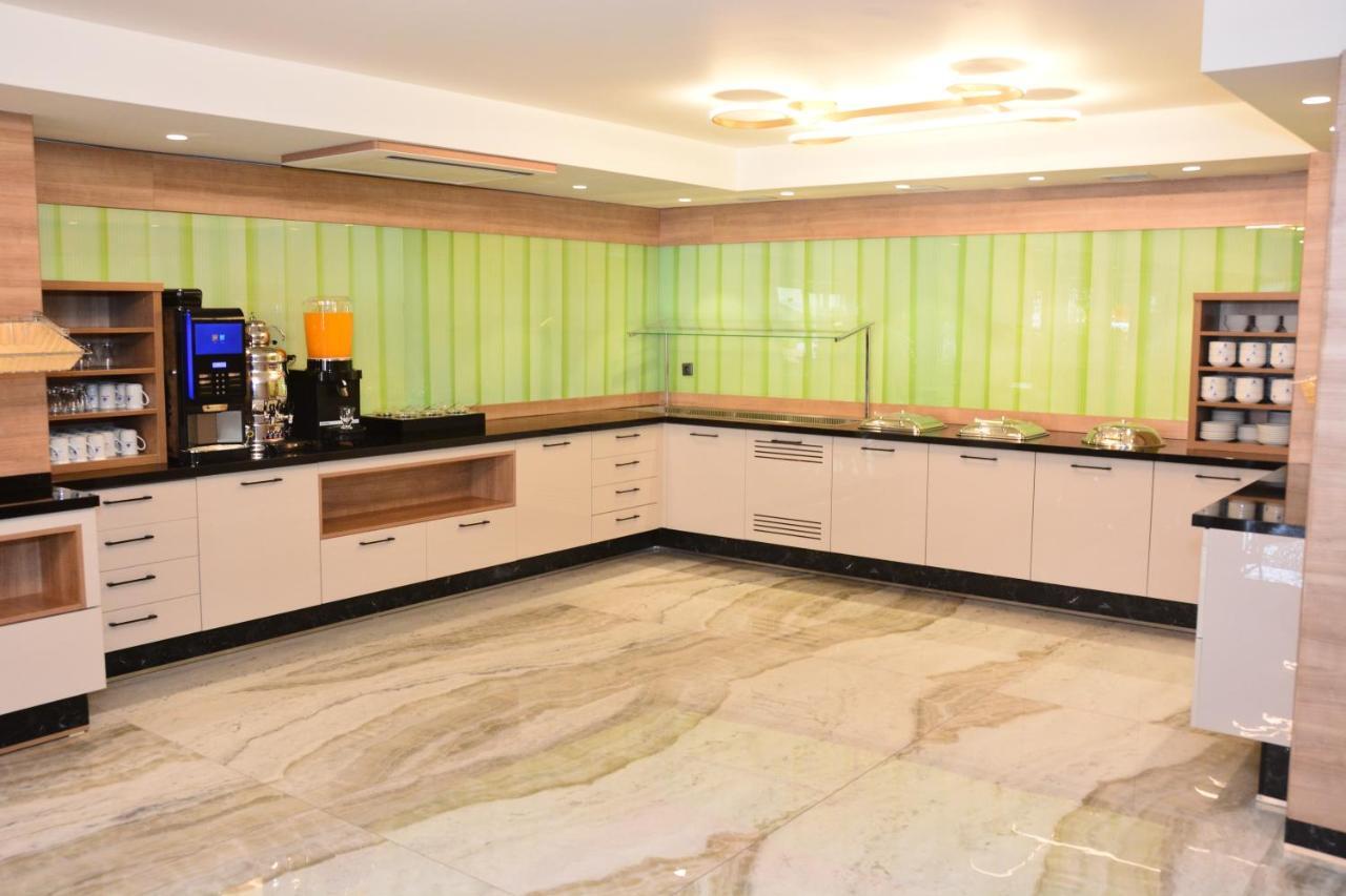 Radar Hotel Istanbul Bagian luar foto