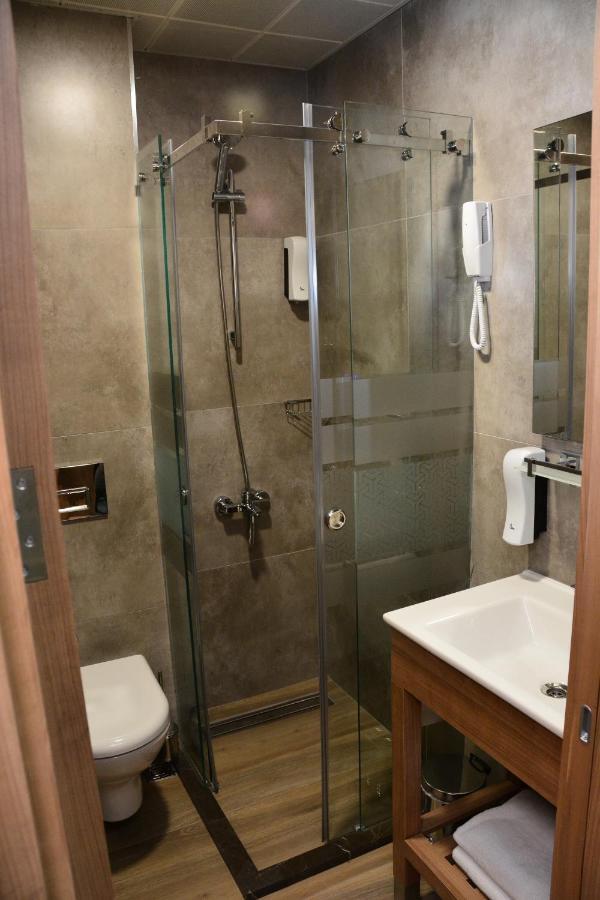 Radar Hotel Istanbul Bagian luar foto
