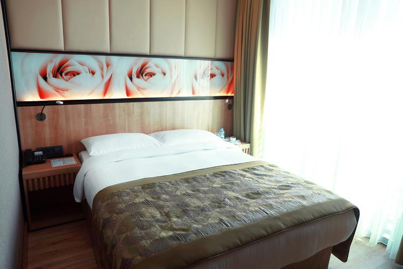 Radar Hotel Istanbul Bagian luar foto
